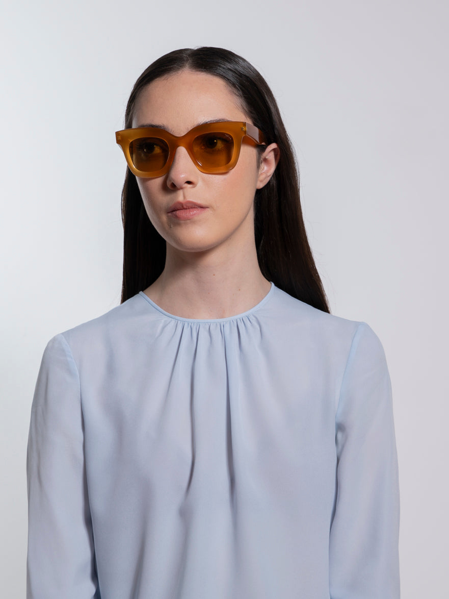 sun-lisa-amber-vintage