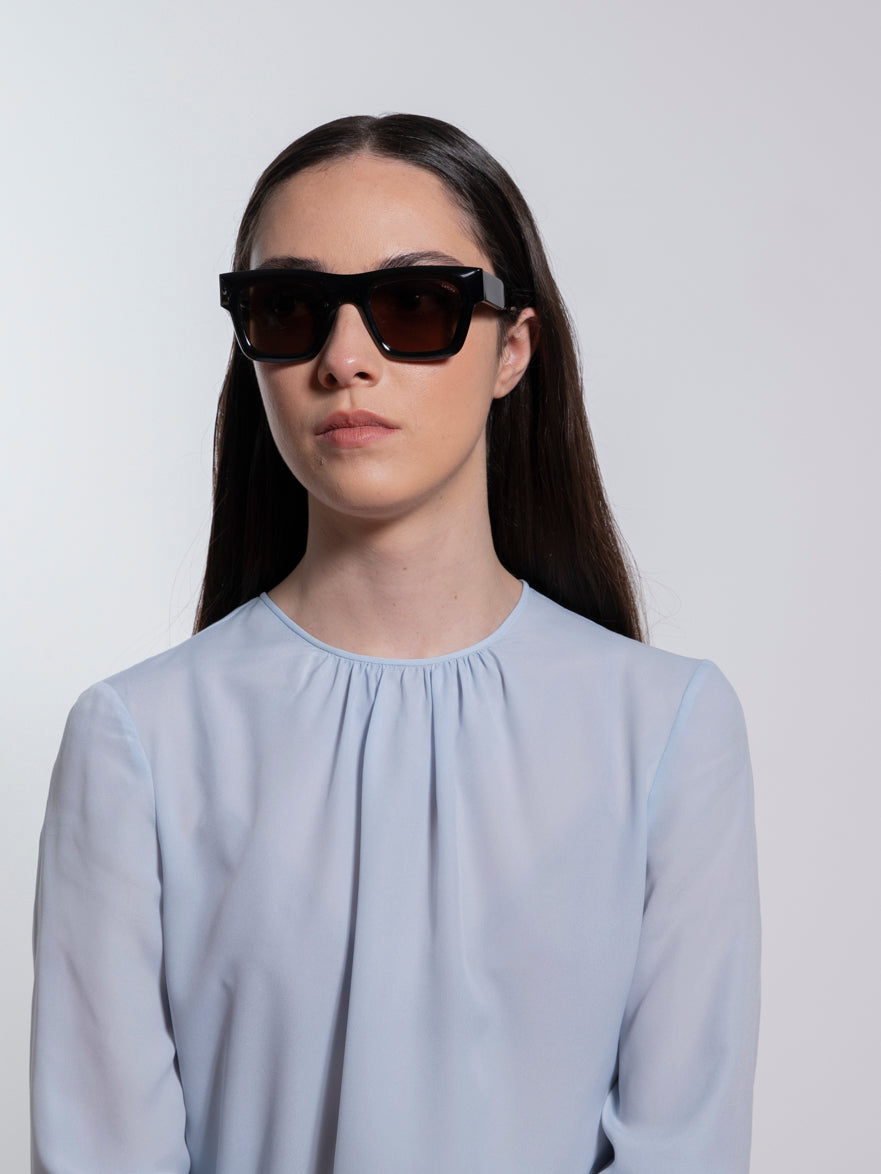 sun-martin-black-solid