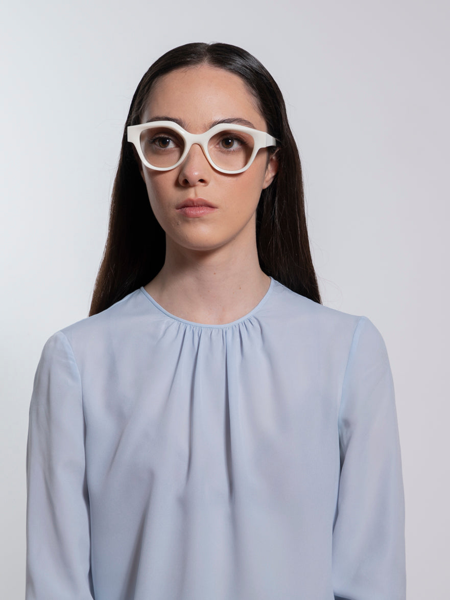 optical-vitoria-off-white