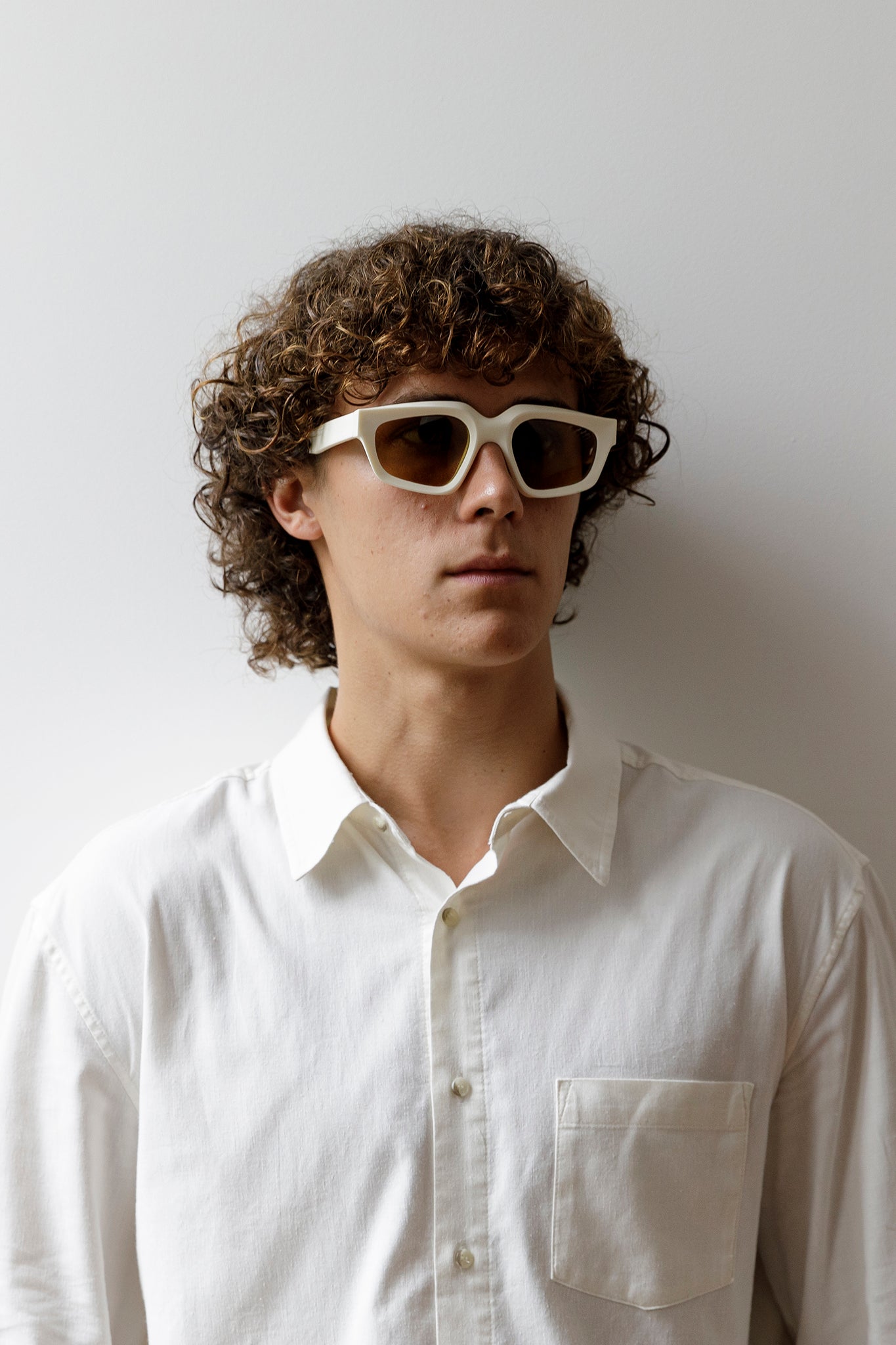 sun-sebastian-natural-white-vintage