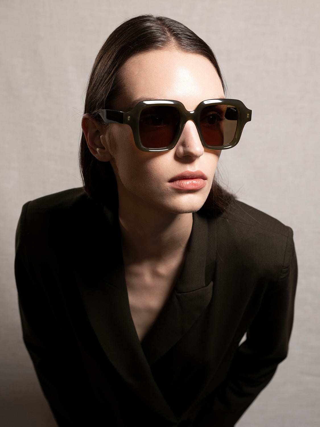 sun-gal-x-oliva-solid