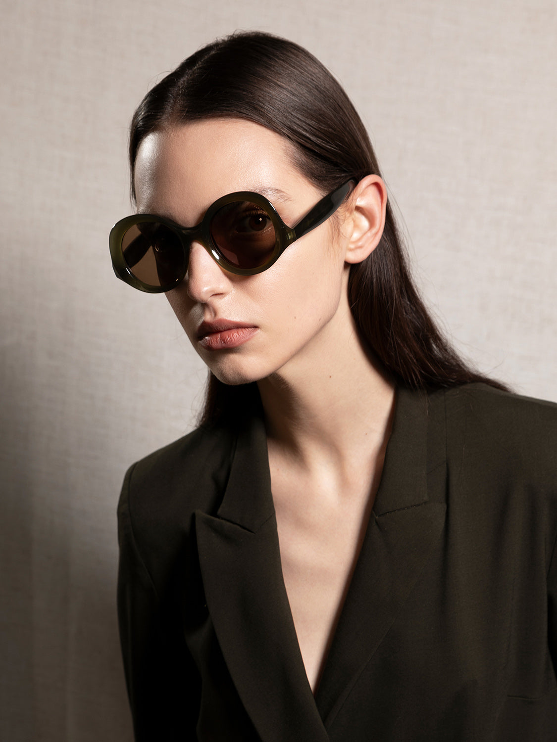 sun-paloma-oliva-solid